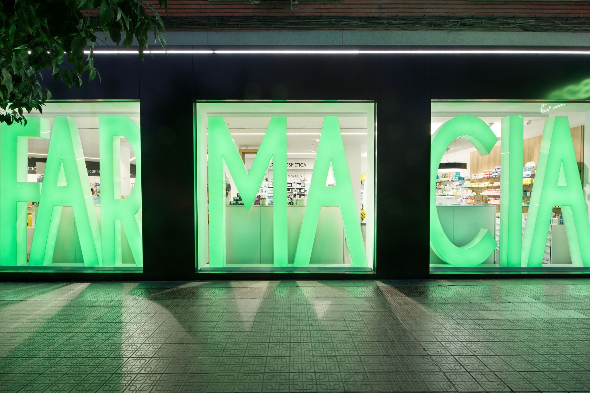Ideias para melhorar as redes sociais em farmácia